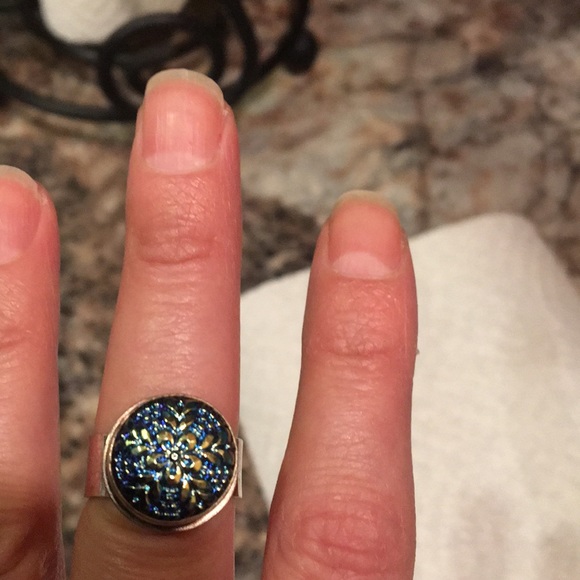 Button ring - Picture 1 of 2